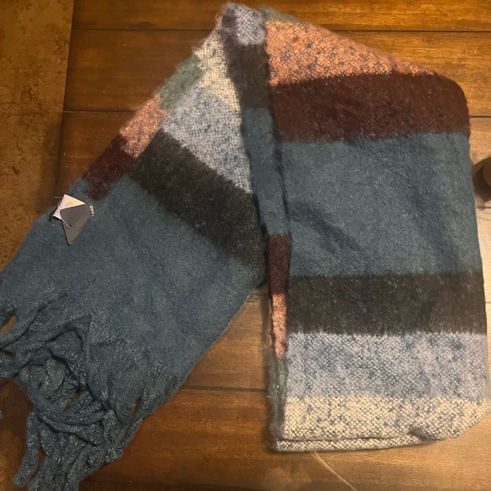 Lucky brand scarf